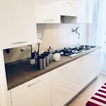 Central Apartment *