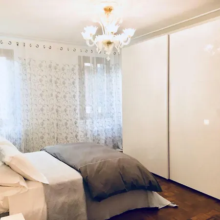 Central Apartment *