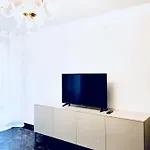 Central Apartment *