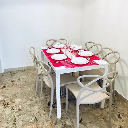アパート Central Apartment