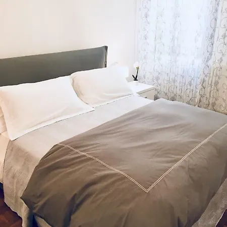 Central Apartment Apartament Wenecja